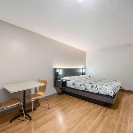 Motel 6-Laredo, Tx - North I-35 ภายนอก รูปภาพ