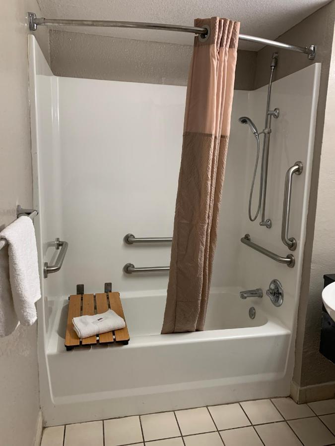 Motel 6-Laredo, Tx - North I-35 ภายนอก รูปภาพ