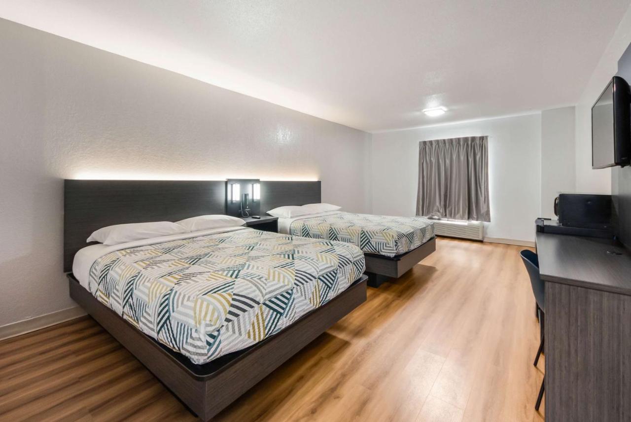 Motel 6-Laredo, Tx - North I-35 ภายนอก รูปภาพ
