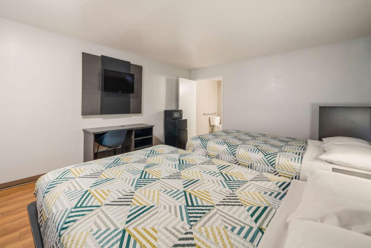 Motel 6-Laredo, Tx - North I-35 ภายนอก รูปภาพ