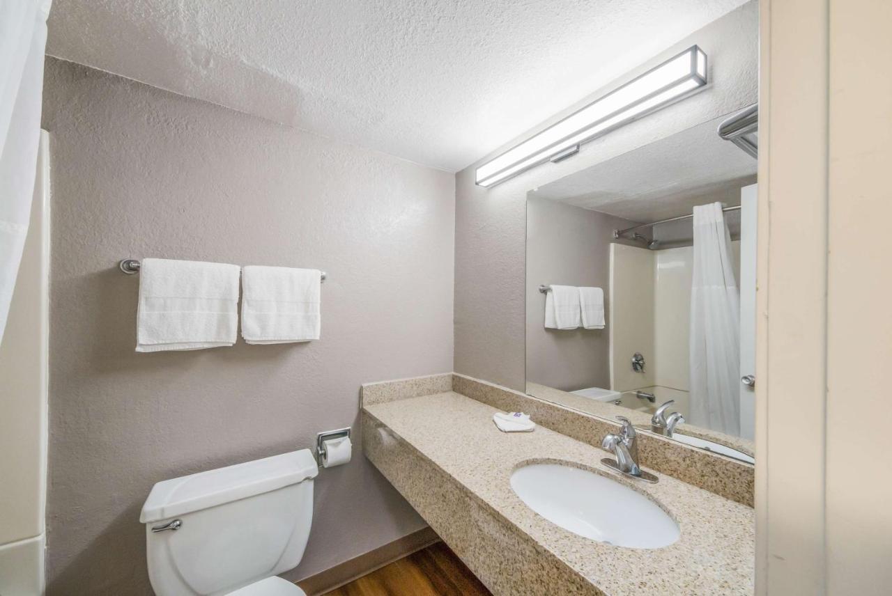 Motel 6-Laredo, Tx - North I-35 ภายนอก รูปภาพ