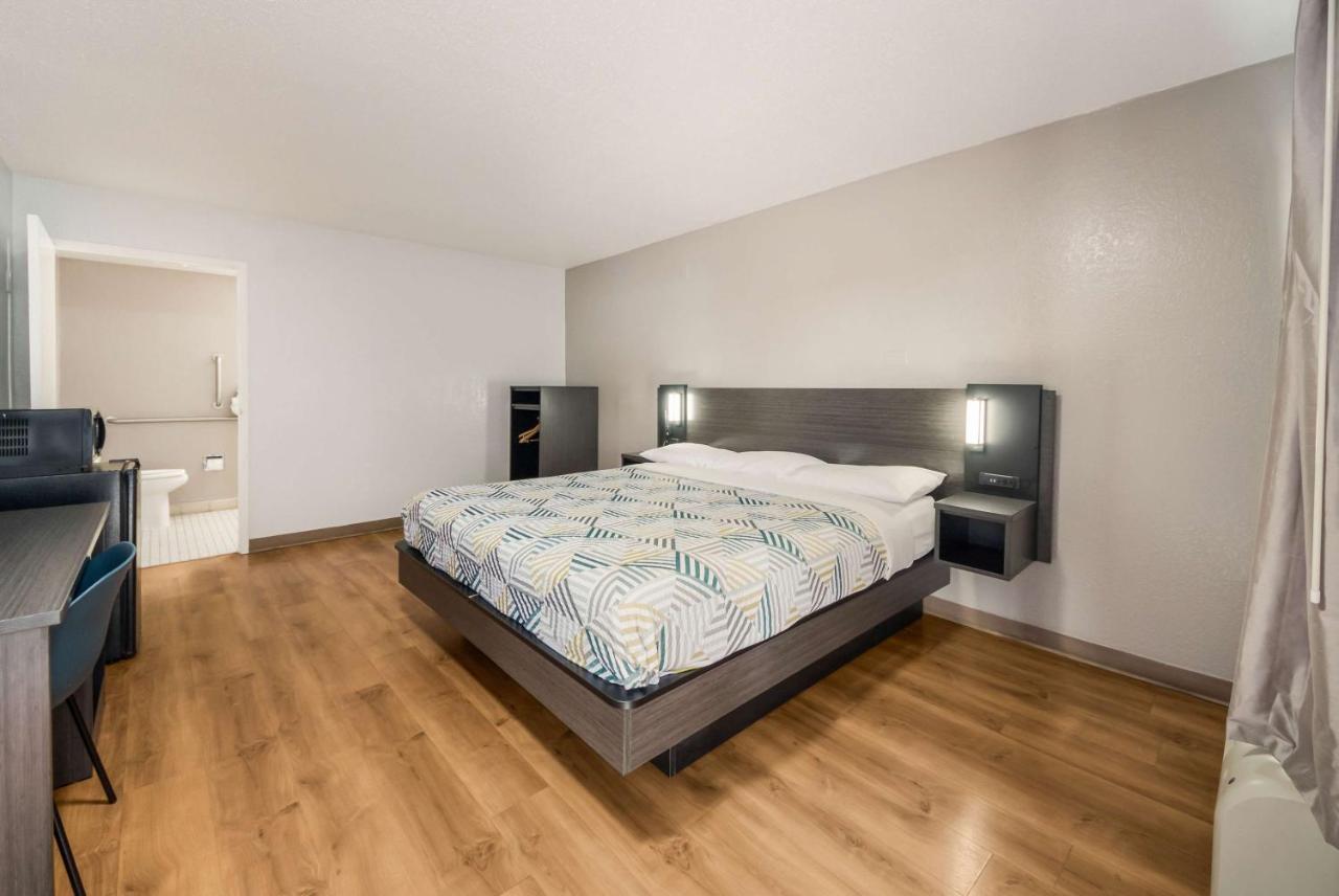 Motel 6-Laredo, Tx - North I-35 ภายนอก รูปภาพ