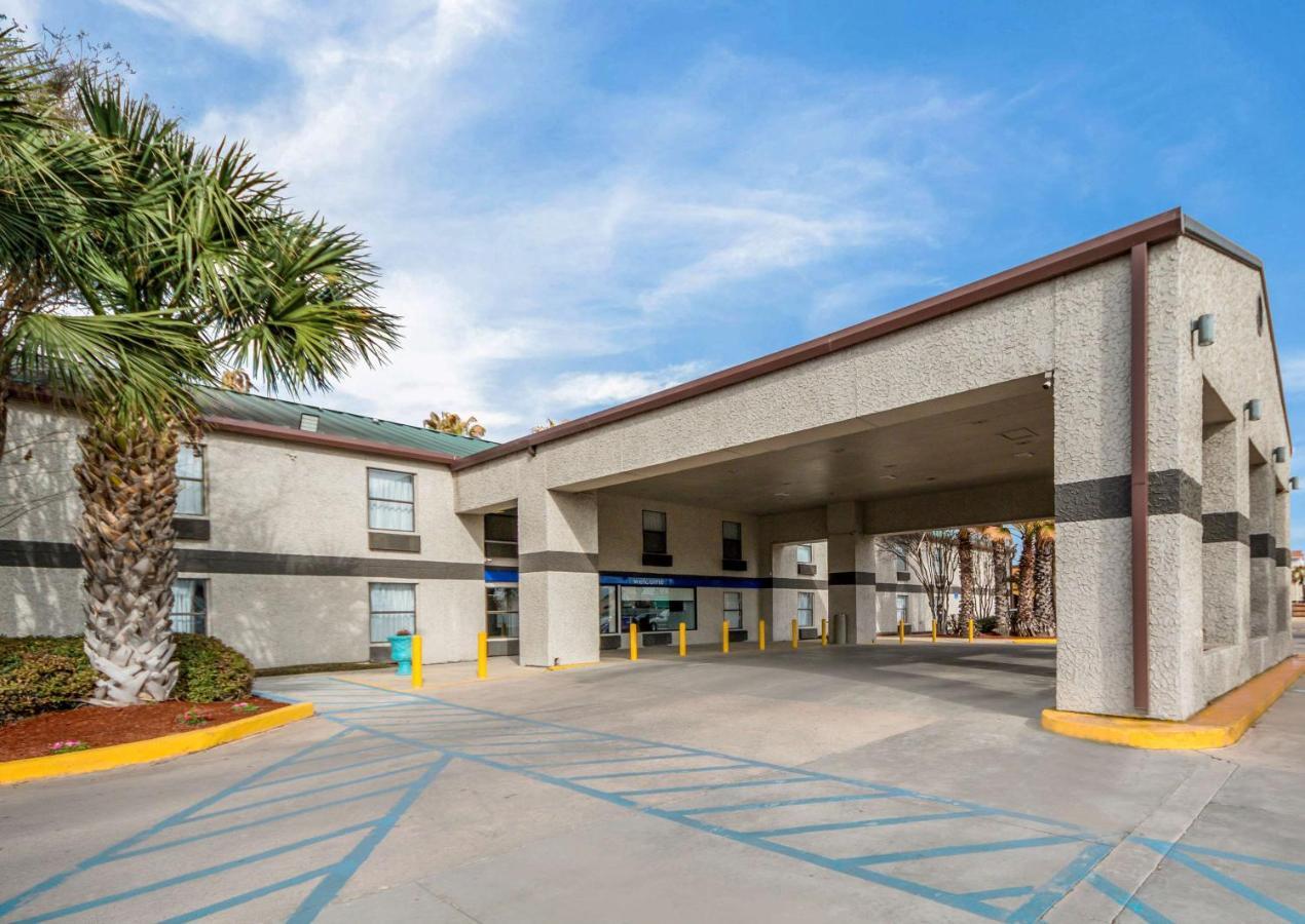 Motel 6-Laredo, Tx - North I-35 ภายนอก รูปภาพ