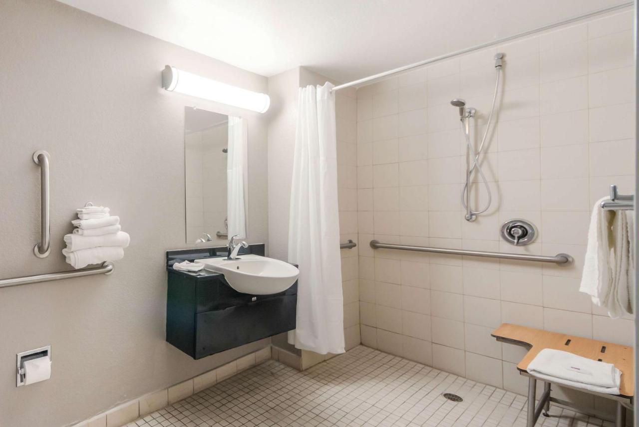 Motel 6-Laredo, Tx - North I-35 ภายนอก รูปภาพ