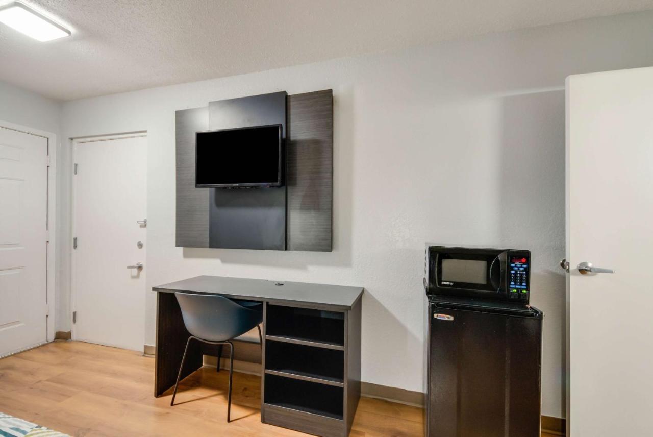Motel 6-Laredo, Tx - North I-35 ภายนอก รูปภาพ