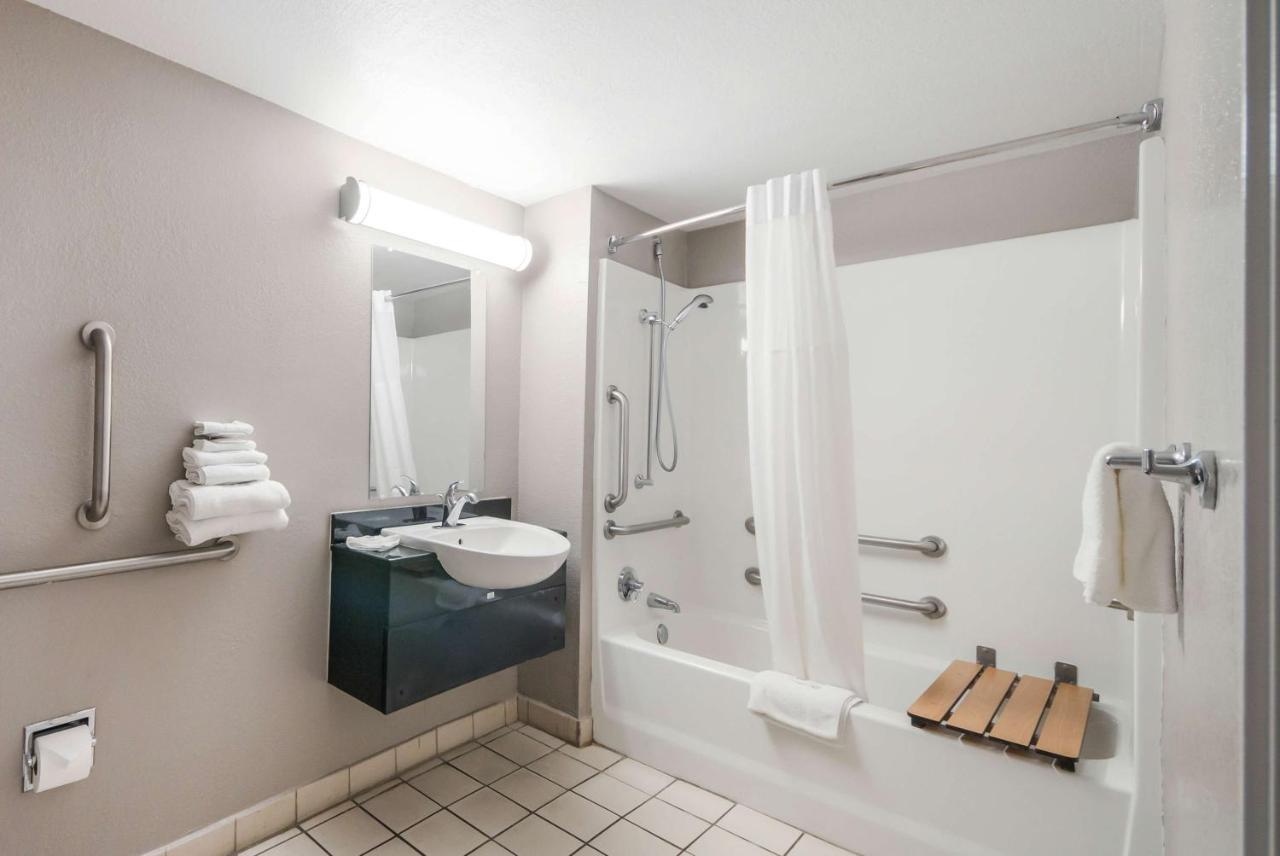 Motel 6-Laredo, Tx - North I-35 ภายนอก รูปภาพ