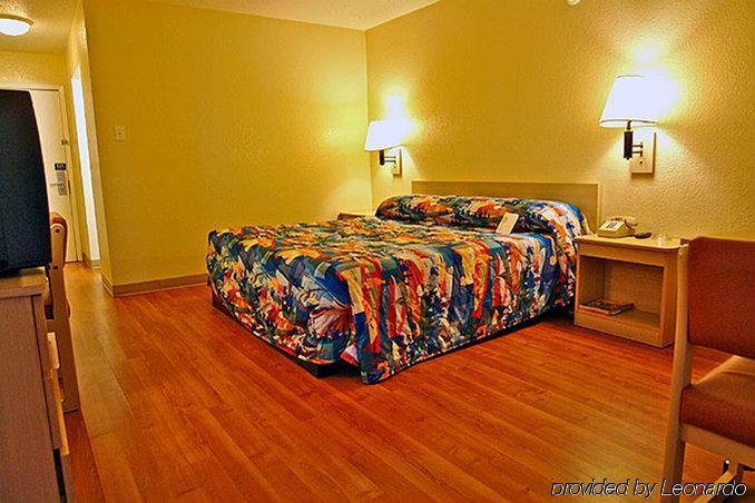Motel 6-Laredo, Tx - North I-35 ภายนอก รูปภาพ