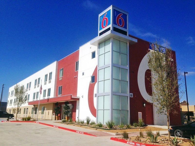 Motel 6-Laredo, Tx - North I-35 ภายนอก รูปภาพ