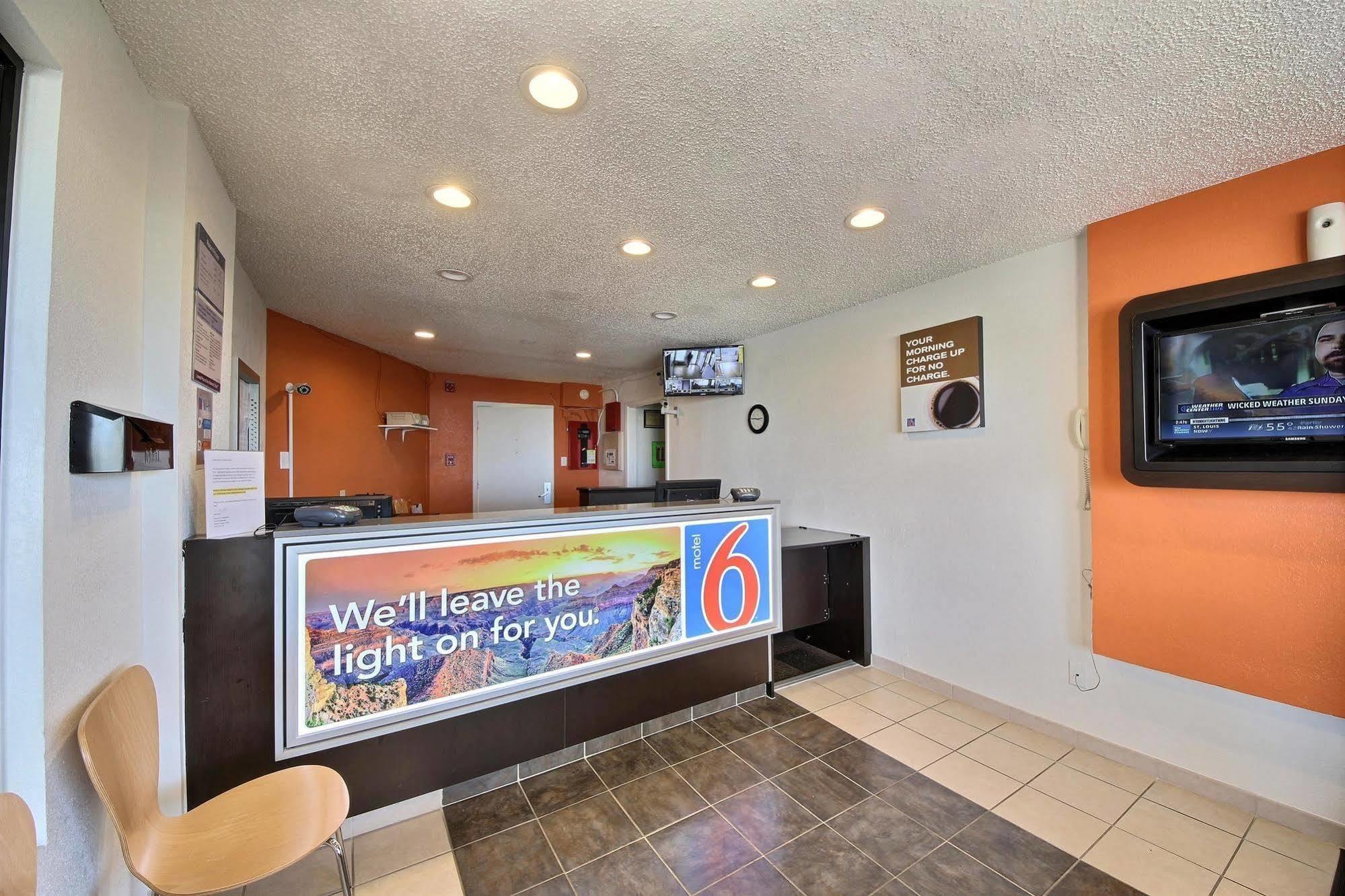 Motel 6-Laredo, Tx - North I-35 ภายนอก รูปภาพ
