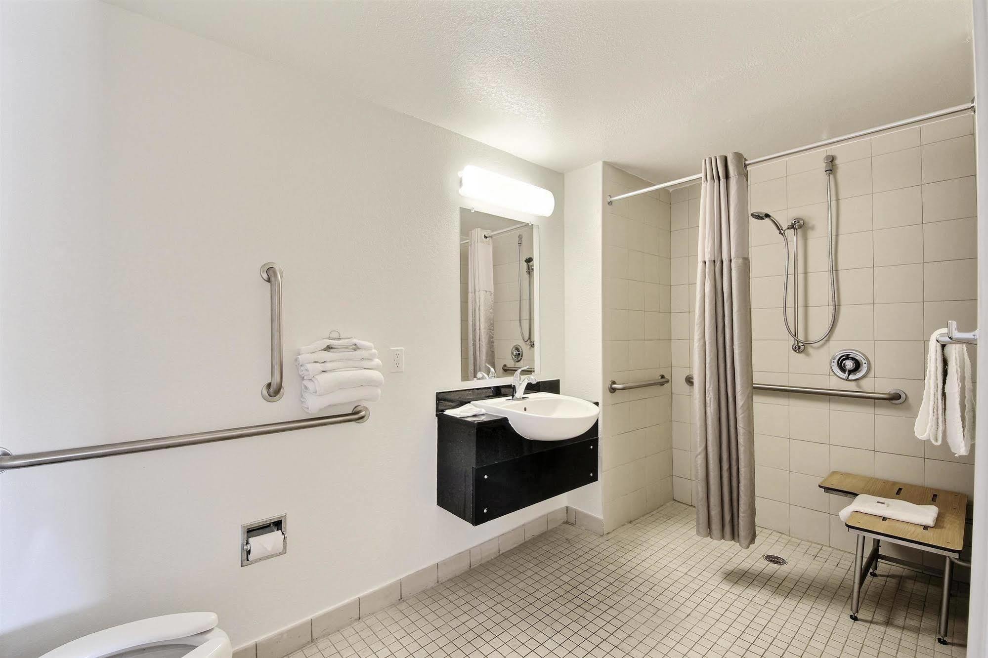 Motel 6-Laredo, Tx - North I-35 ภายนอก รูปภาพ